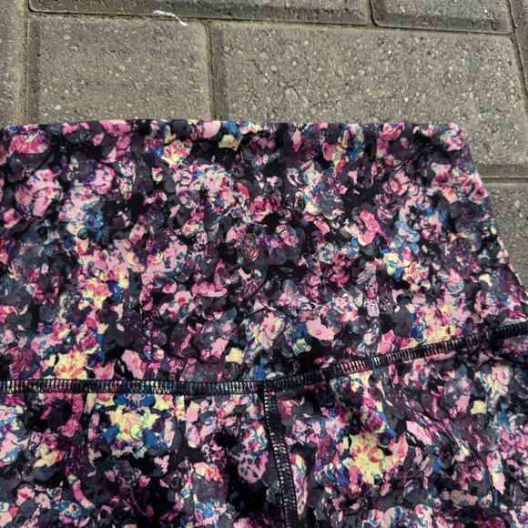 calia by carrie underwood Balance Crossover Capri floral Colorful NWT $65 XS - Picture 8 of 9